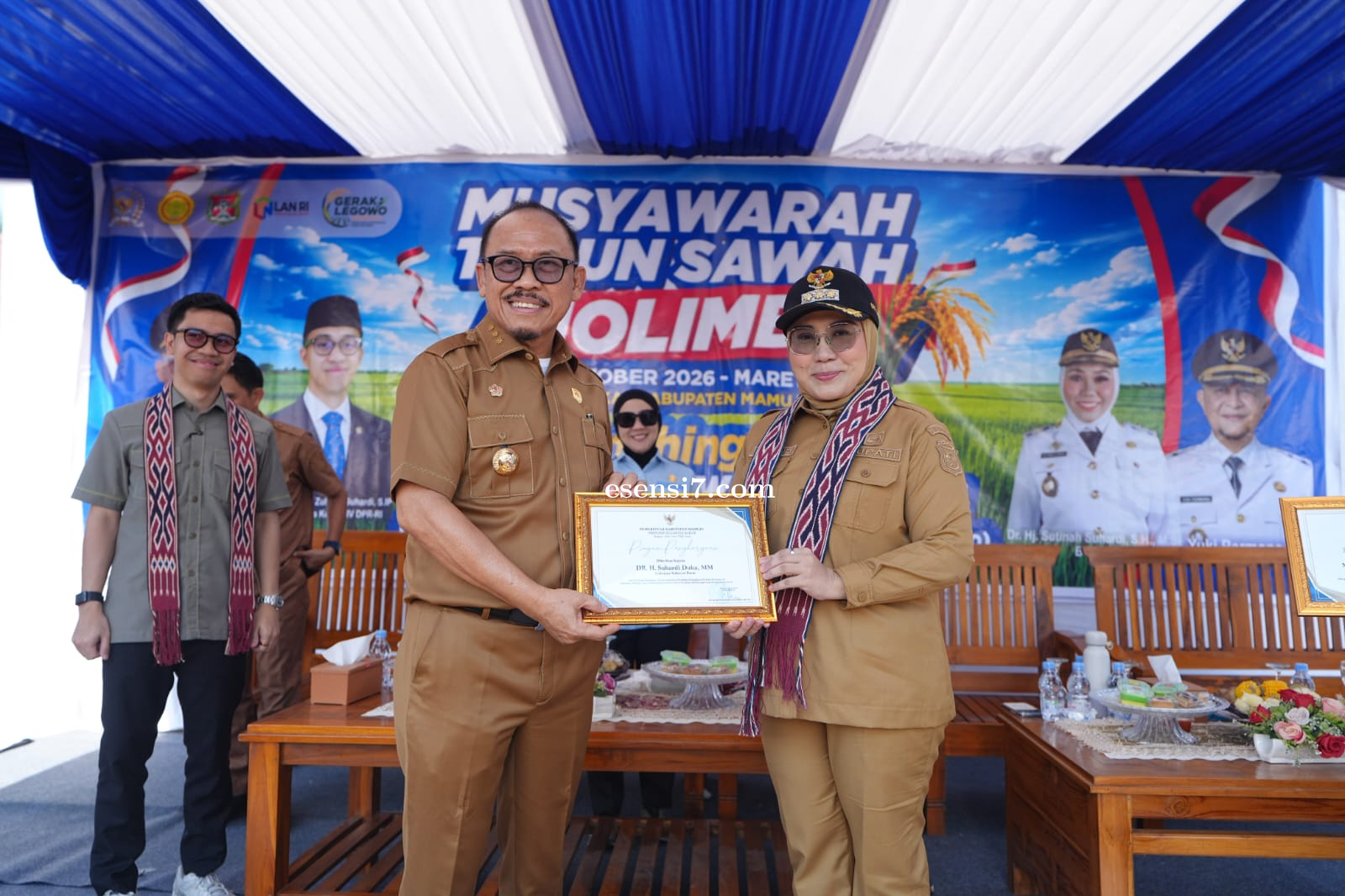 Kolaborasi Pemprov Sulbar dan Anggota DPR RI Zulfikar, Petani Mamuju Terima Bantuan Alsintan dan Bib
