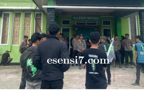 Hmi Mamuju Kembali Geruduk Kemenag Sulbar, Desak Menteri Agama Copot Kakanwil
