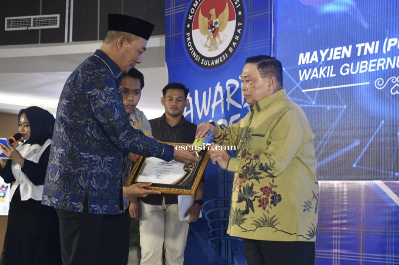 KI Award 2025, Wagub Salim: Bekerja dengan Jujur, Tak Perlu Takut dengan Keterbukaan Informasi