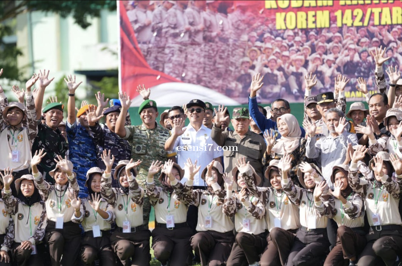 Jadi Inspektur Upacara di Makorem 142 Tatag, Gubernur Suhardi Duka: Cerdas Saja Tidak Cukup, Generas