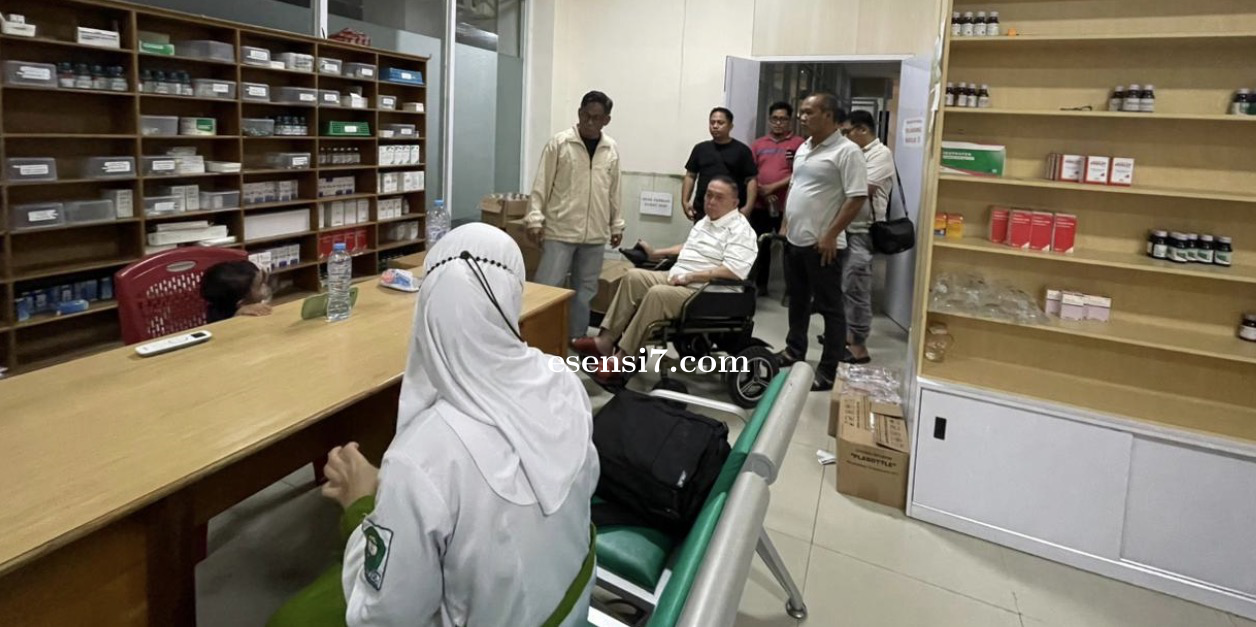 Wagub Salim S Mengga Tinjau RS Regional, Pastikan Stok Infus Aman Jelang Libur Nataru