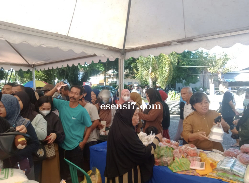 Pemprov Sulbar Gelar Gerakan Pangan Murah di Taman Karema, Mamuju