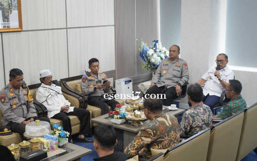 Gubernur Suhardi Duka Fasilitasi Mediasi Damai Konflik Warga Kuridi dan Kasambang