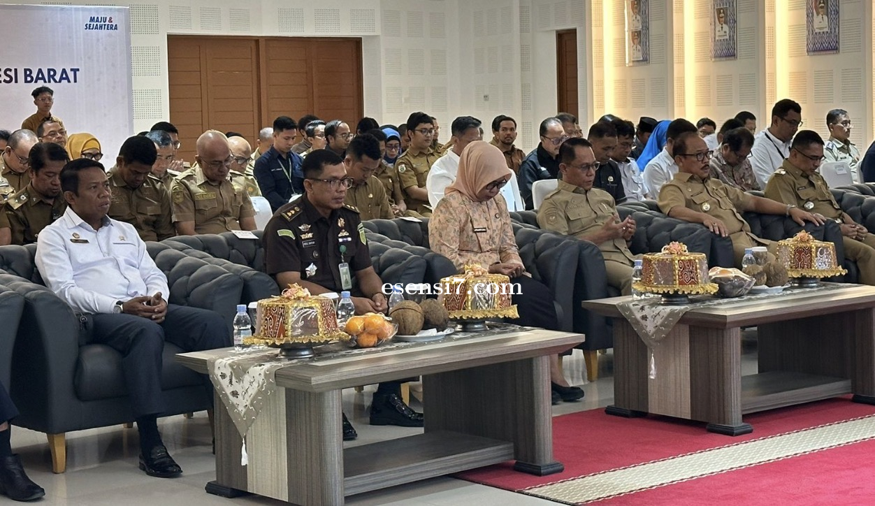 Anggota DPRD Sulbar Haluddin dan Sekwan Arianto Hadiri Forum Konsultasi Publik Ranwal RKPD 2027