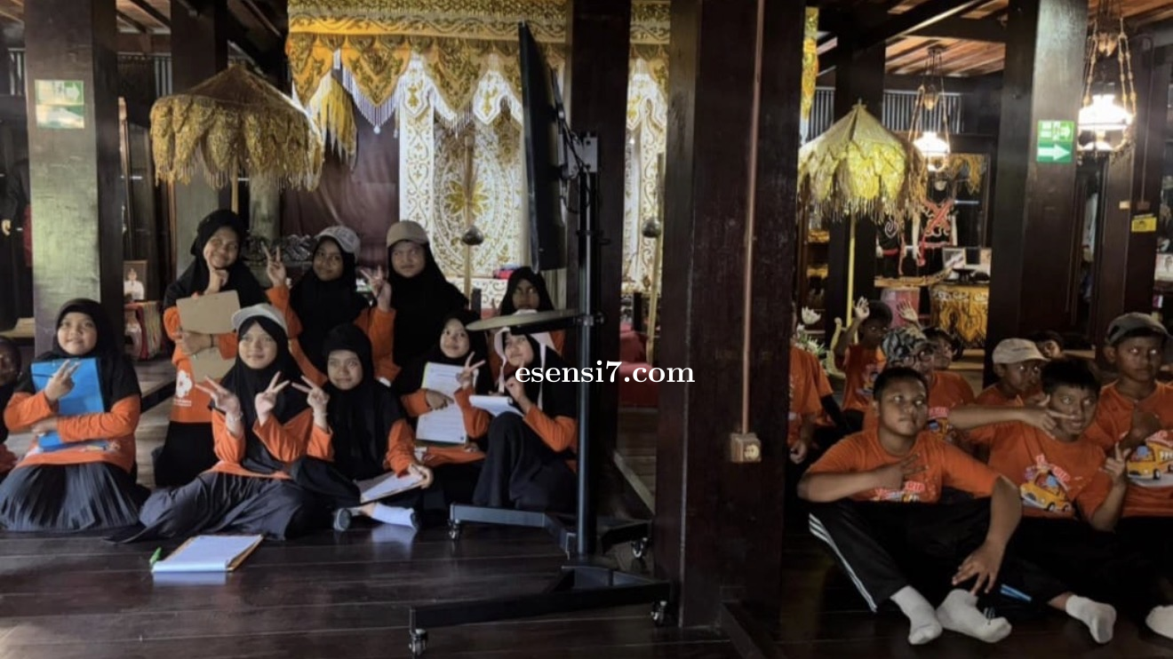Anjungan Sulbar di TMII Jadi Ruang Edukasi Budaya bagi Pelajar SDIT Mentari Ilmu Karawang